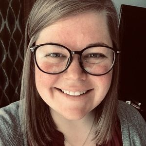 Meet your Posher, Nicole